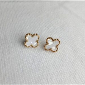 Elegant Gold and White Flower Stud Earrings